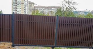 Купить распашные ворота из штакетника Нефтеюганск, цена от 2760 руб.